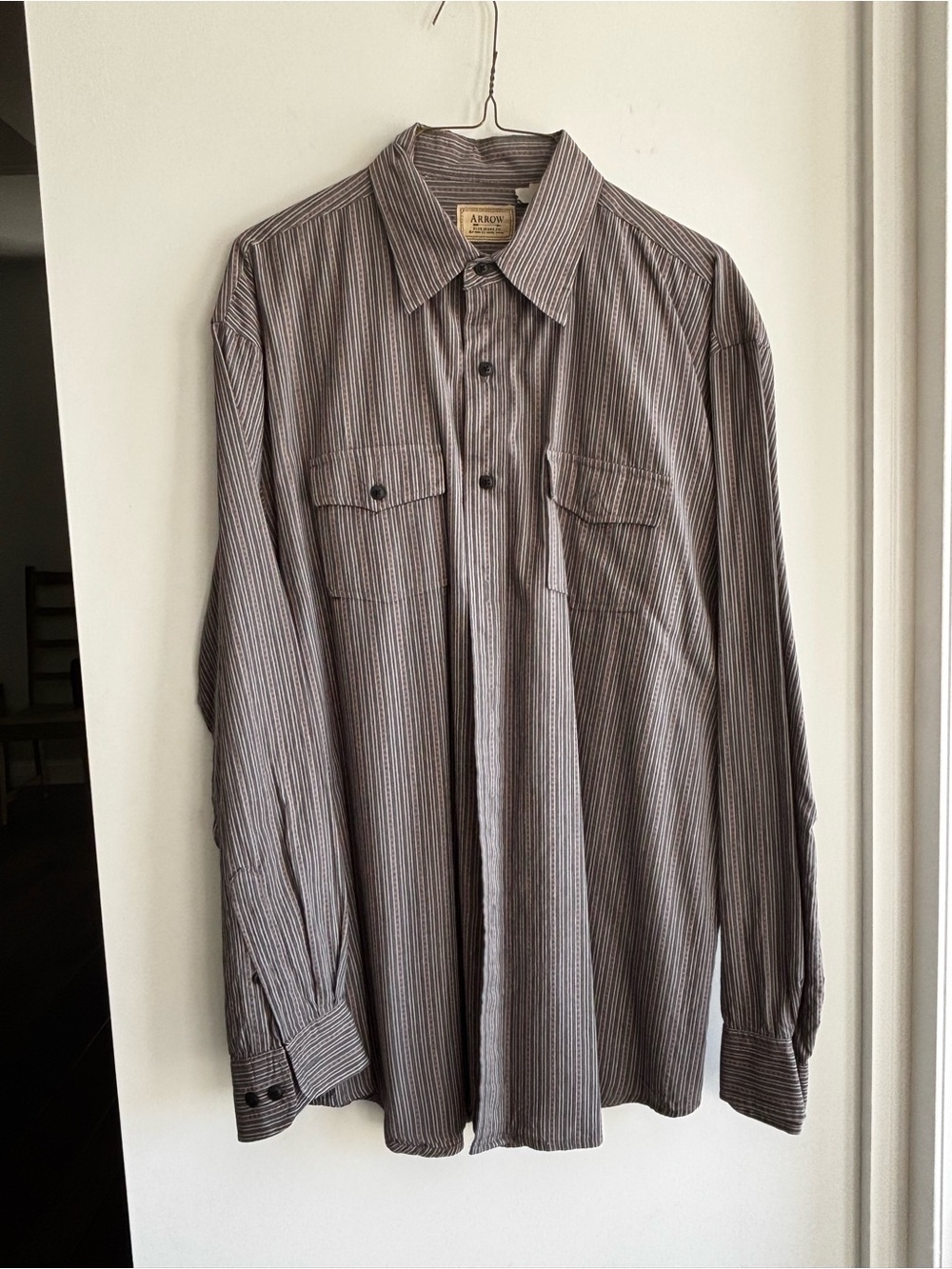 Arrow  /  Vintage Men's Long-Sleeve Striped Button-Down Shirt - Gray